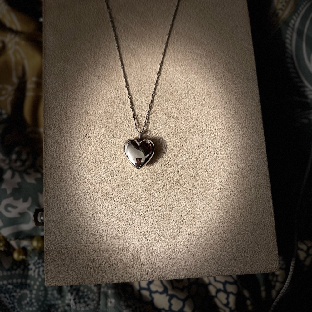 ❤️TIFFANY & CO. PUFFED HEART NECKLACE ❤️ - Picture 9 of 10